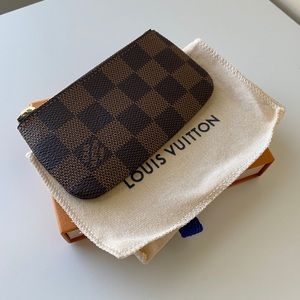 Louis Vuitton Key Pouch in Damier Ebene